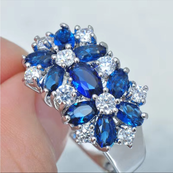 New Women’s 925 Silver Flower Blue Sapphire Ring - Picture 3 of 11